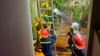 Kịp thời cứu thoát 4 người trong đám cháy lúc rạng sáng