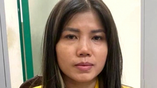 Nhân viên massage vừa bán dâm kiêm môi giới mại dâm