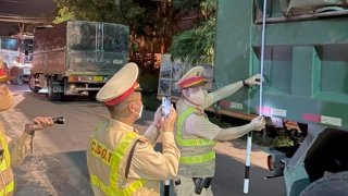 Cắt thành thùng cơi nới, xe quá tải hết “đất sống”