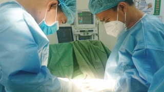 Nam thanh niên bất cẩn bị máy xay lóc  "của quý"