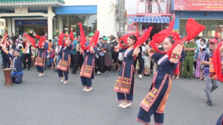Nghệ thuật dân gian từ làng quê tụ hội về phố tại Festival Huế