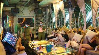 Phát hiện 132 đối tượng dương tính với ma túy trong quán karaoke