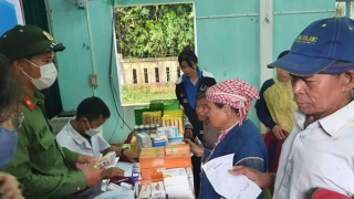 Tuổi trẻ Công an Quảng Trị giúp người dân vùng cao xã Xy