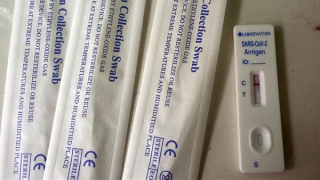 Phát hiện vụ chia lẻ gói thầu mua sắm kit test COVID-19 để chỉ định thầu rút gọn