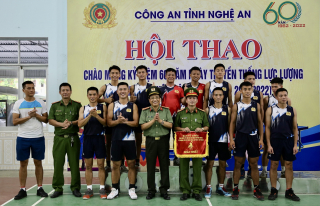 Sôi nổi Hội thao kỷ niệm 60 năm Ngày truyền thống lực lượng CSND