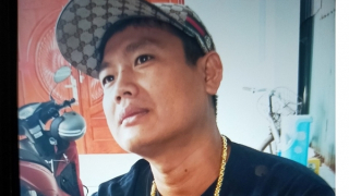 Cãi nhau với vợ, vác dao chém người đi đường tử vong