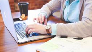 Đan Mạch: Cấm nơi tuyển dụng hỏi tuổi người xin việc