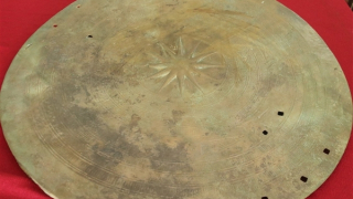 Mặt trống đồng Đông Sơn hơn 2.000 năm tuổi suýt bị vứt đi vì tưởng là... nắp thùng phi