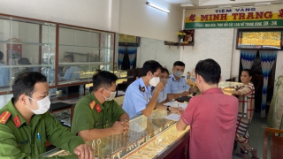 2 tiệm vàng ở Kiên Giang kinh doanh sản phẩm nghi chế tác từ ngà voi