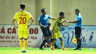Trọng tài lại sai lầm ở V.League: Khi trọng tài biên đóng vai trò quan trọng