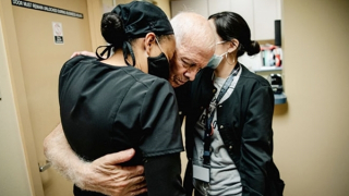 Phá thai: Chữ “A” màu đỏ