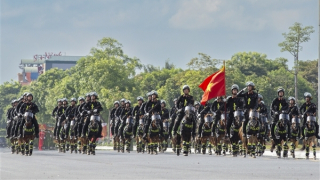 Mãn nhãn ngắm CSCĐ kỵ binh cùng mô tô đặc chủng lần đầu xuất hiện ở Lào Cai