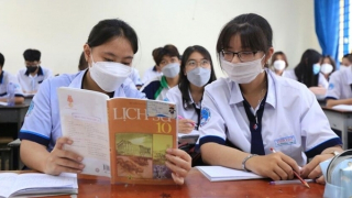 Nhiều trường bị xáo trộn khi môn Lịch sử từ “tự chọn” trở thành “bắt buộc”