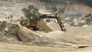 Hết hạn khai thác, nhiều doanh nghiệp vẫn "quên" đóng cửa mỏ