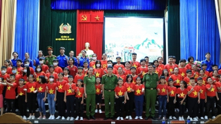 Khai mạc Chương trình trải nghiệm Học làm chiến sĩ Công an