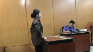 Ghen tuông tạt xăng đốt chết chồng