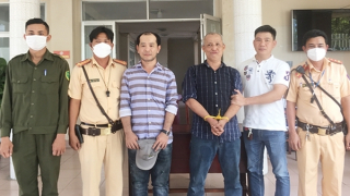 Bắt hai kẻ “ngáo đá” trộm ôtô Toyota Camry