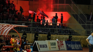 CĐV đốt pháo sáng khiến Hải Phòng và SLNA đều dính án phạt