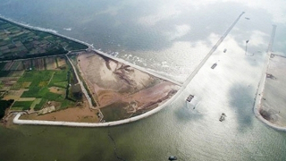 Tốn nhiều tỷ đồng khơi thông, cửa biển vẫn bồi lấp