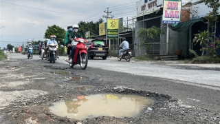 Quốc lộ 54 xuống cấp nghiêm trọng, tiềm ẩn nguy cơ tai nạn