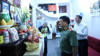 Lãnh đạo Cục Truyền thông CAND thăm hỏi các gia đình liệt sĩ  Công an