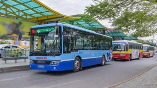 Làm gì để xe buýt thực sự là lựa chọn của người dân?