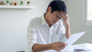 “Dính” nợ xấu nhóm 2 có mở thẻ tín dụng được không?