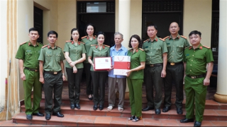 Tri ân các gia đình liệt sĩ CAND