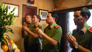 Tri ân, tưởng niệm Anh hùng lực lượng vũ trang nhân dân Tô Quyền