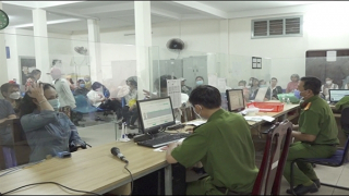 Công an quận Bình Thạnh nỗ lực cấp CCCD gắn chip