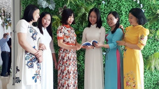 Những cô giáo được nhiều người biết đến nhờ văn chương