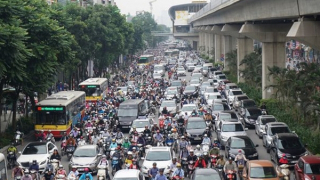 Từ 6/8, phân làn cứng tách ô tô, xe máy trên đường Nguyễn Trãi