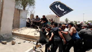 Người biểu tình Iraq lần hai chiếm tòa nhà Quốc hội trong một tuần