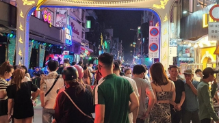 Muôn mặt “phố Tây”