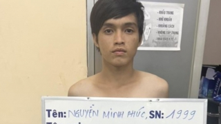 2 tên cướp bị tài xế taxi tước dao truy rát, một tên đuối nước