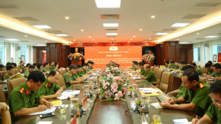 Đấu tranh với tội phạm mua bán, vận chuyển trái phép vũ khí, vật liệu nổ