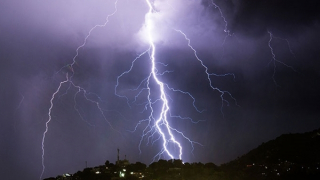 Thái Bình: Mưa lớn, sét đánh khiến một người tử vong