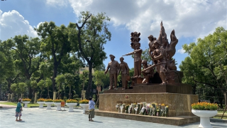 Phía sau những hy sinh