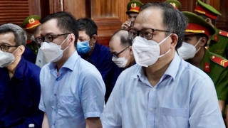 Truy tố ông Tất Thành Cang và 9 bị can trong vụ bán rẻ 2 dự án đất công