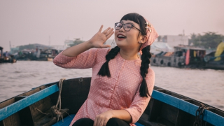 Thị phi bủa vây, sao nhí có đáng trách?