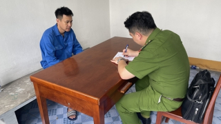 Hứa xin việc vào ngân hàng, cháu rể lừa cô vợ hơn nửa tỷ đồng