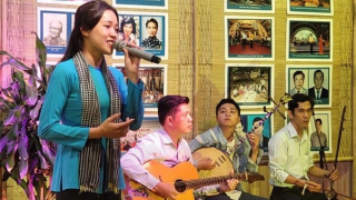 Cung huyền "Cầm Thi" trôi sông mơ