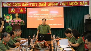 Thứ trưởng Lê Văn Tuyến thăm, làm việc với Bệnh viện 30-4