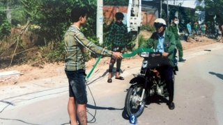 Bắt nhóm côn đồ tuổi teen chuyên dùng kiếm, rựa "xin đểu"