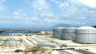 Từ 10/8, tạm dừng làm thủ tục hải quan đối với kho xăng dầu không đủ điều kiện quản lý