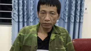 Dắt theo súng mua bán 2.600 viên ma túy