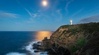 Tác động tinh tế của Mặt trăng đến Trái đất