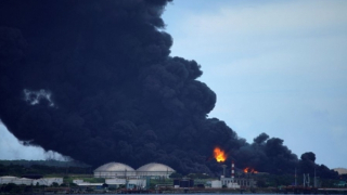Con số thương vong tiếp tục tăng cao trong vụ cháy kho dầu ở Cuba