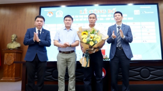 HLV Mai Đức Chung tiếp tục đồng hành cùng đội tuyển nữ Việt Nam dự World Cup