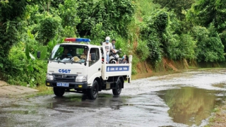 Ngập úng cục bộ trên quốc lộ 37 gây ách tắc giao thông trong nhiều giờ